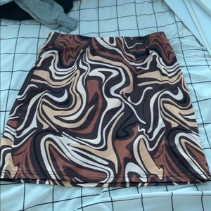 This skirt is from shien and it’s to big on me